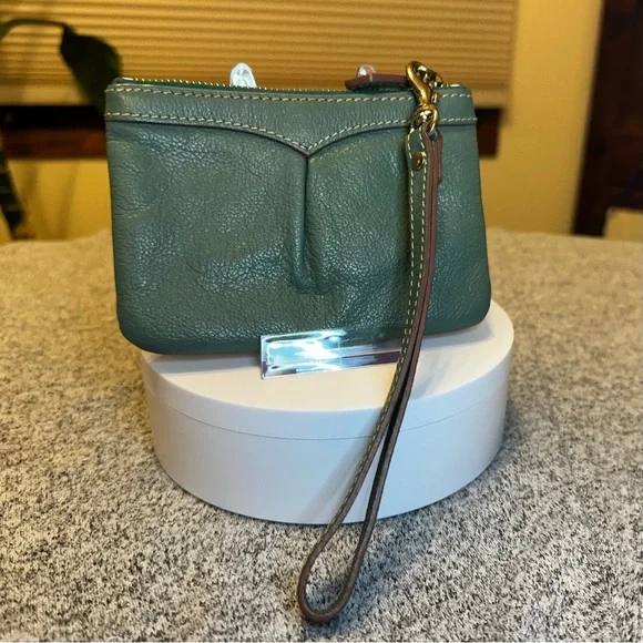 90s Vintage Dooney & Bourke Sage Green Leather Wristlet - Rare Find! - Picture 7 of 13